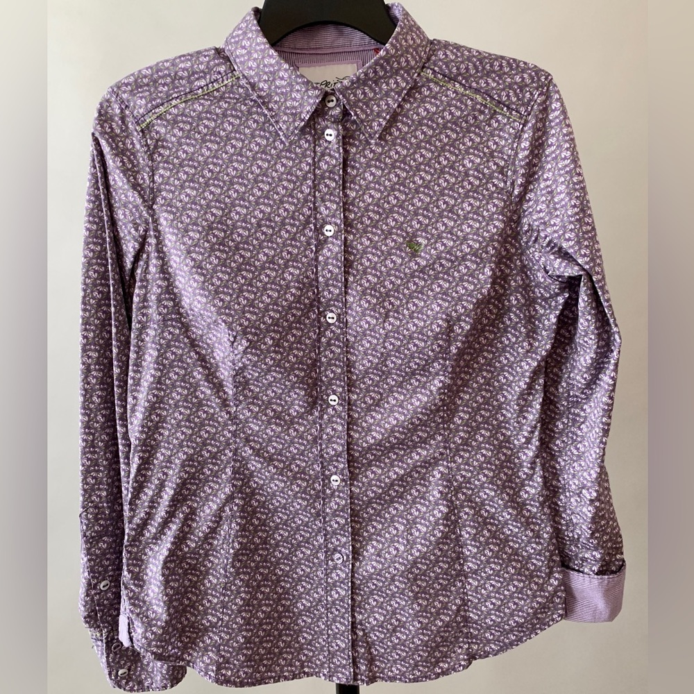 Esprit Western feminine fitted shirt with beautiful detailing